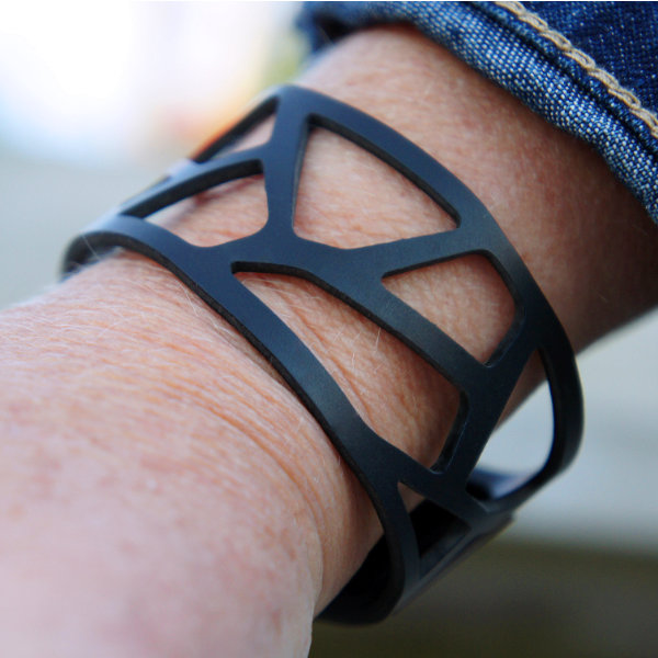 Silicone bracelet in black fashion style