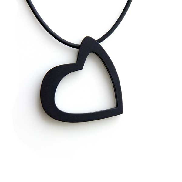 necklace h1 heart black matte