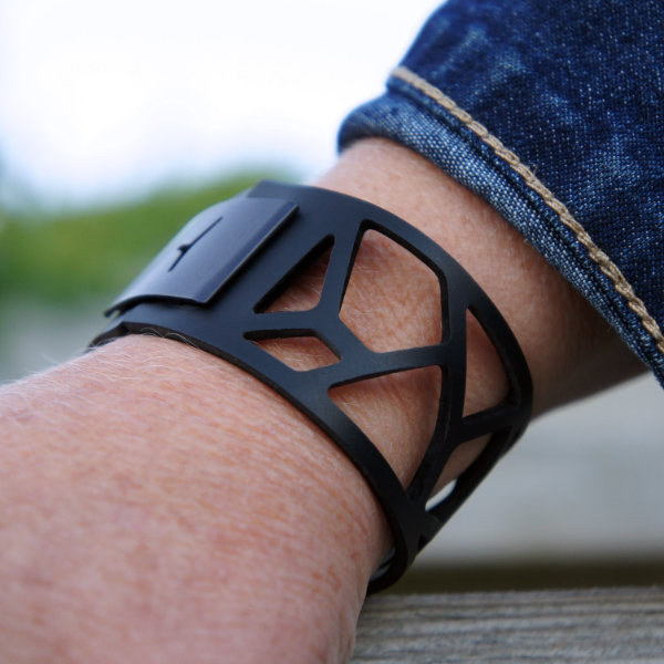 wristband in black Quadra design from Paug