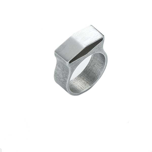 Ring R1 RAW fashion style with polished top