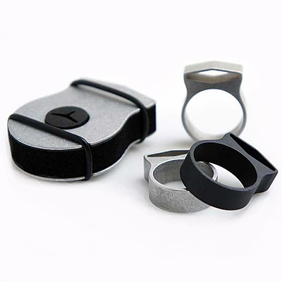 Ring R1 in Raw alu with raw jewelry box in rubber / alu